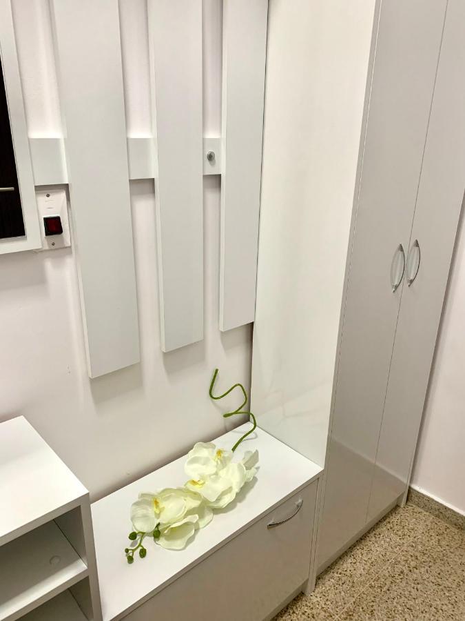 ,,Адела”-Апартамент За Гости Velingrad Bagian luar foto